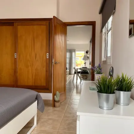Bungalow Las Rocas 2 Con Piscina Ferienhaus La Guirra