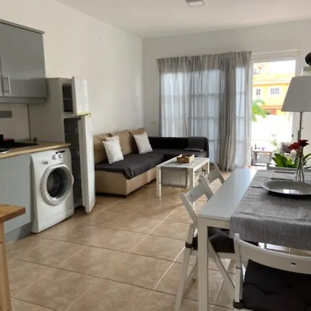 Bungalow Las Rocas 2 Con Piscina * La Guirra